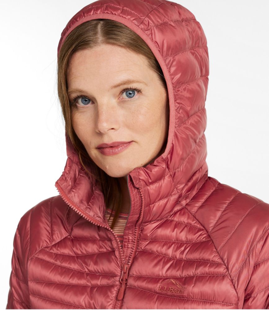 Women's Ultralight 850 Down Hooded Sweater - US 7426