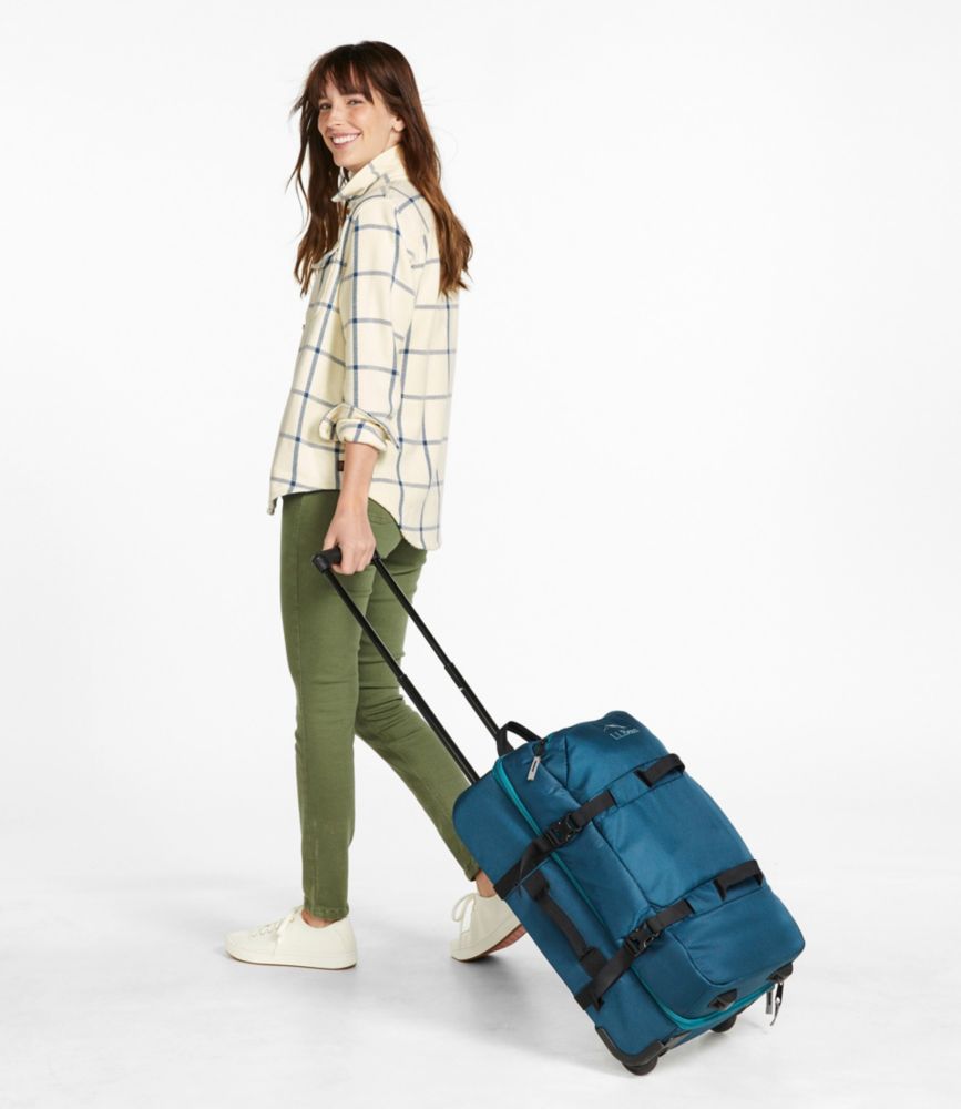 Approach Rolling Gear Bag, Medium - US 7795