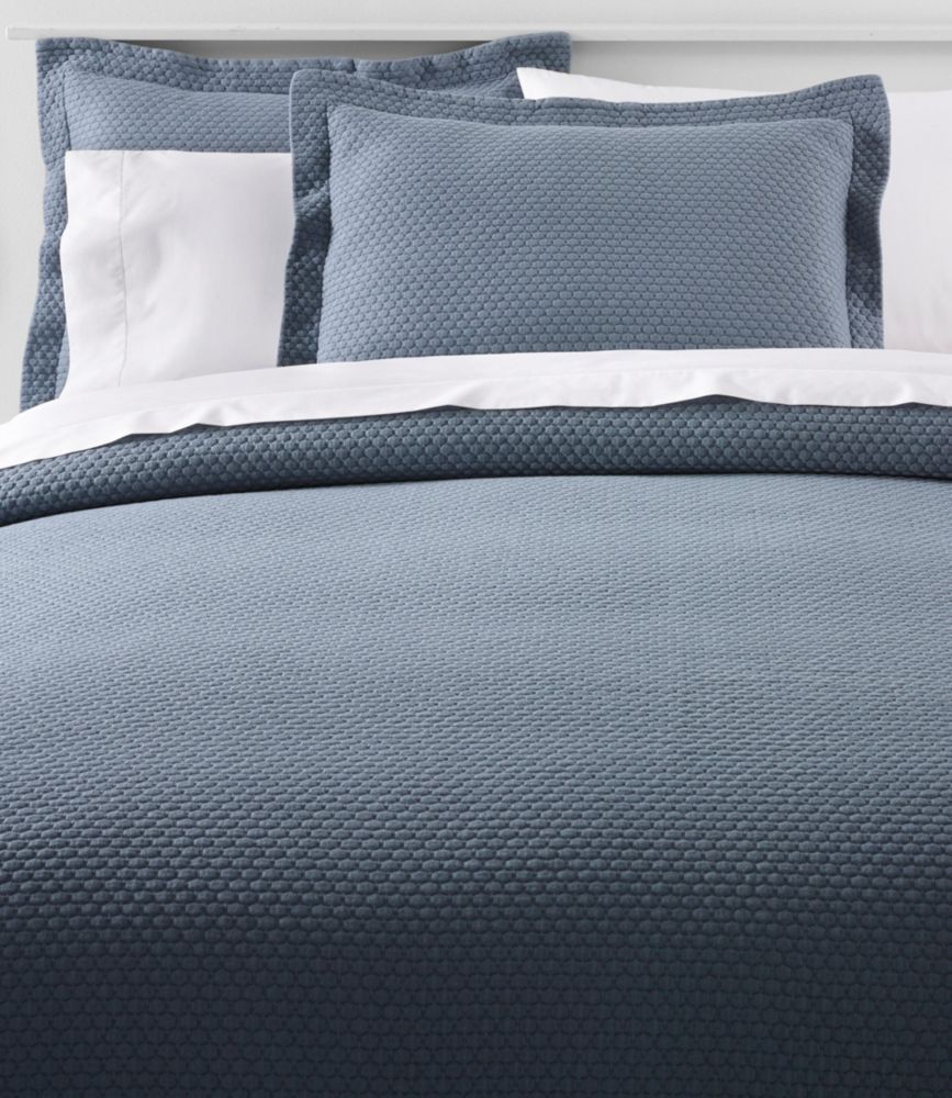 Organic Honeycomb Matelassé Bedspread - US 3259
